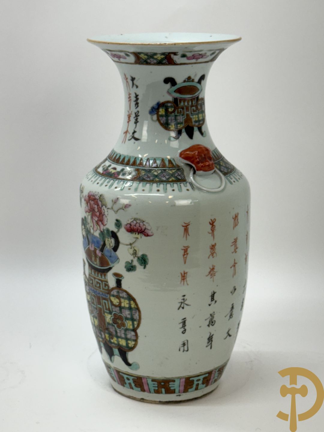 Chinese porseleinen vaas met decor van bloemen in bloemenvaas