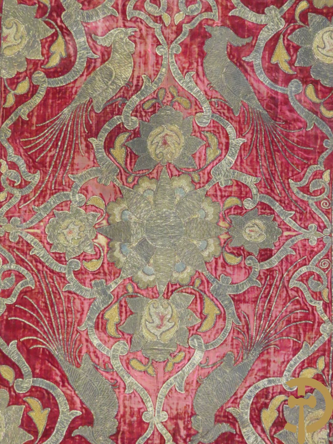 Vroege 19e tapisserie met brocaat van korenaren, paradijsvogels en bloemenmotieven