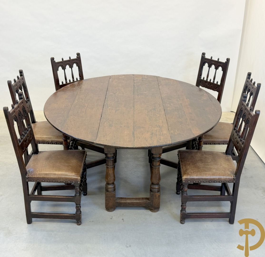 Grote massief eiken openklapbare gatelegg tafel + 6 Engelse eiken stoelen met lederen zitting