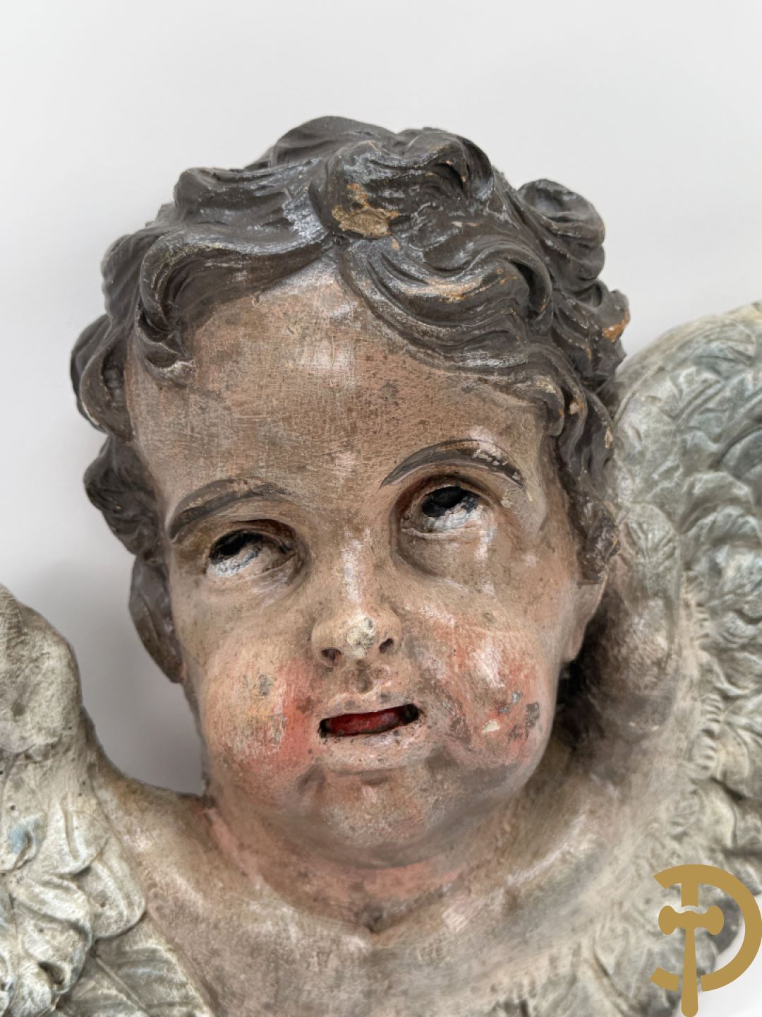 Gepolychromeerde houtsculptuur van engelenhoofd
