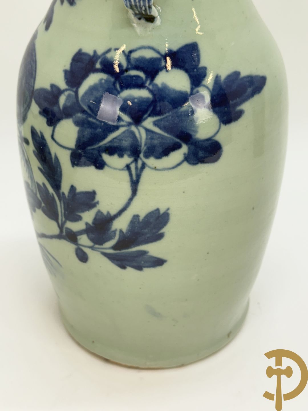 Paar Chinese porseleinen blauw/wit vazen met bloemendecor