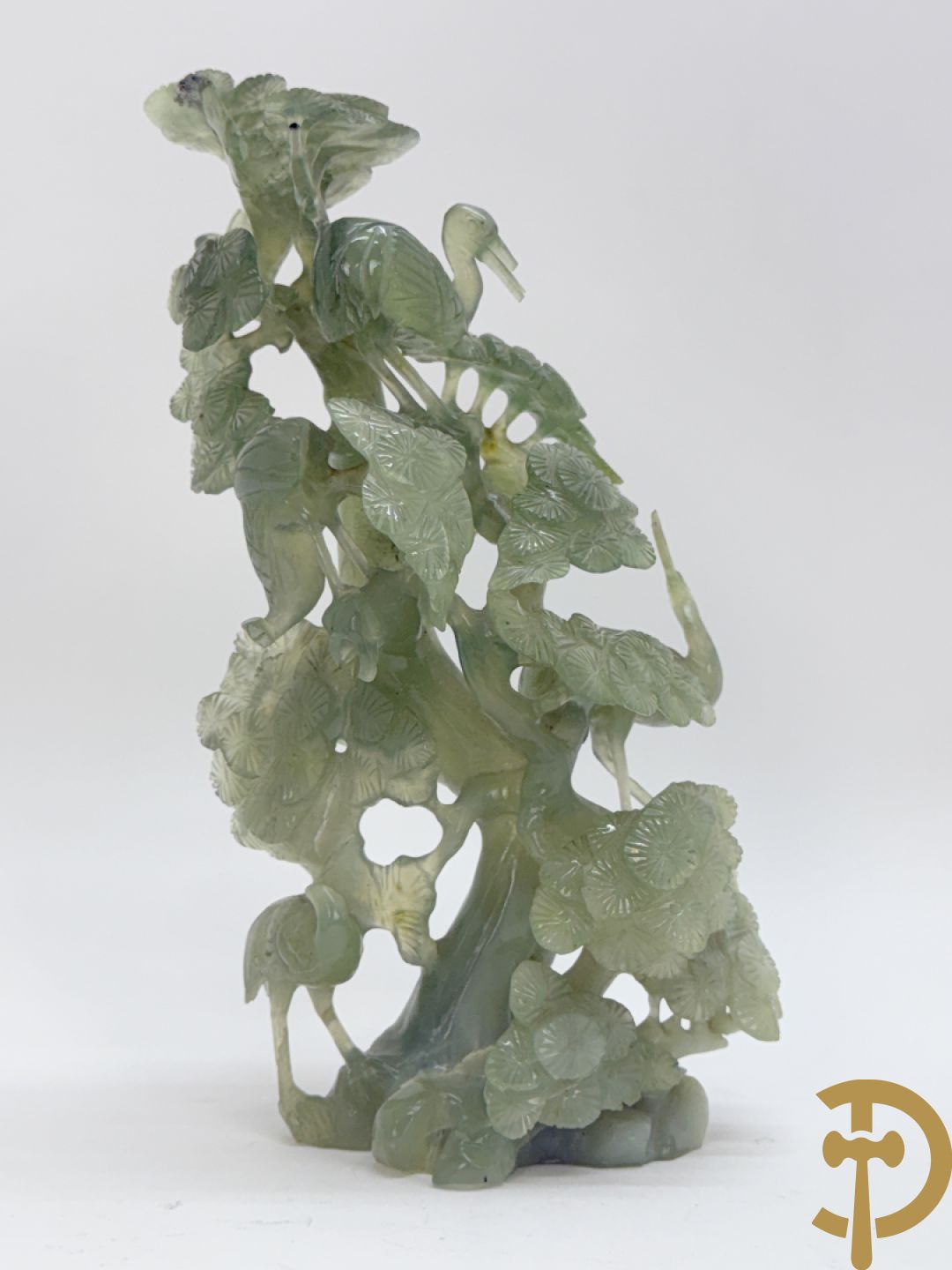 Jadeiet sculptuur van boom met vogels + koppel vogels op bloemen in jadeiet + 2 vogels op tak in jadeiet