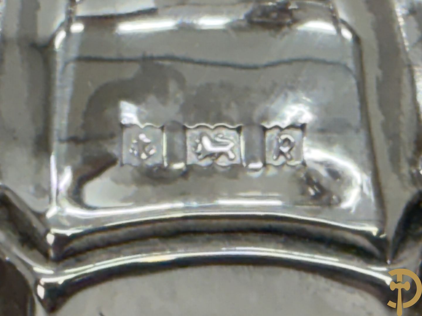 Paar massief zilveren George III stijl kandelaars, M & H makersstempel, 1966
