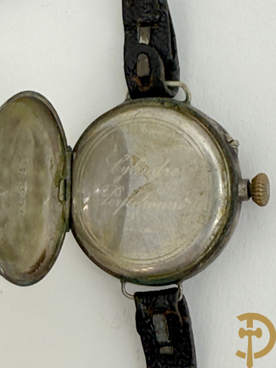 3 kleine dameszakhorloges + dameshorloge met zilveren kast