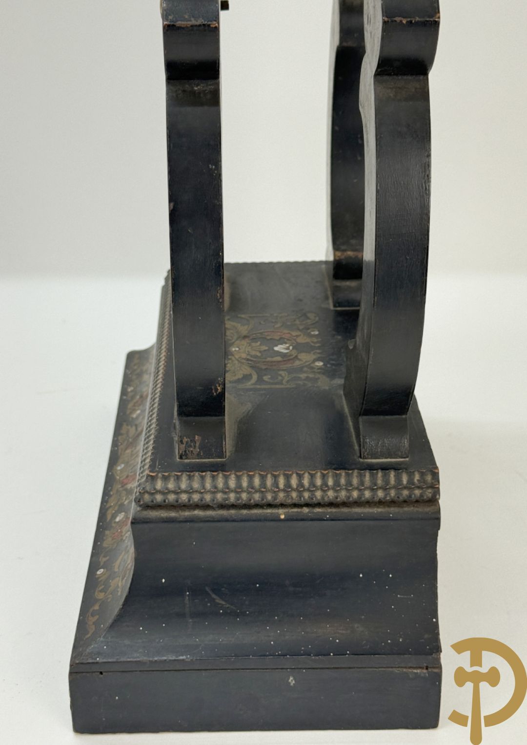 Napoleon III pendule met koper- en parelmoerinleg