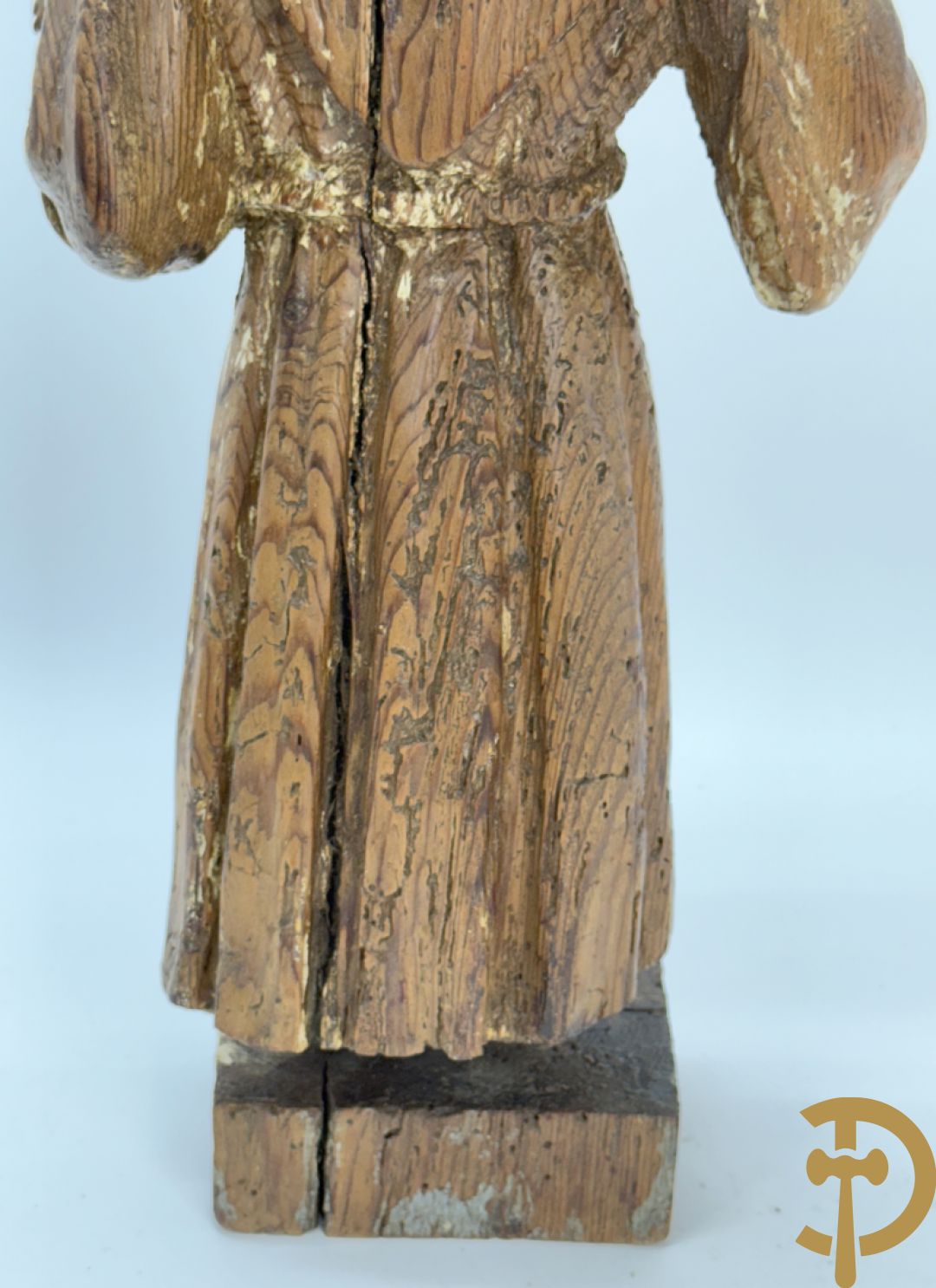 Houtsculptuur van een Heilige met kind