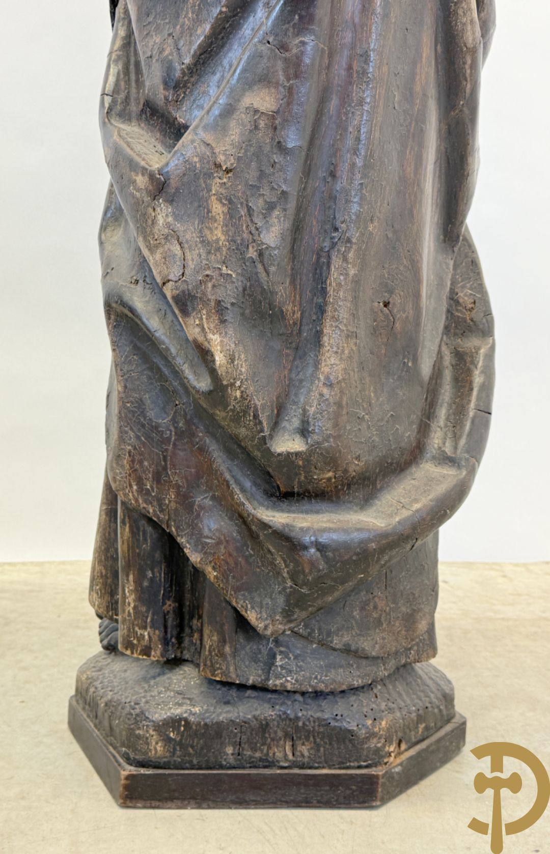 Vlaamse houtsculptuur van apostel, 18e