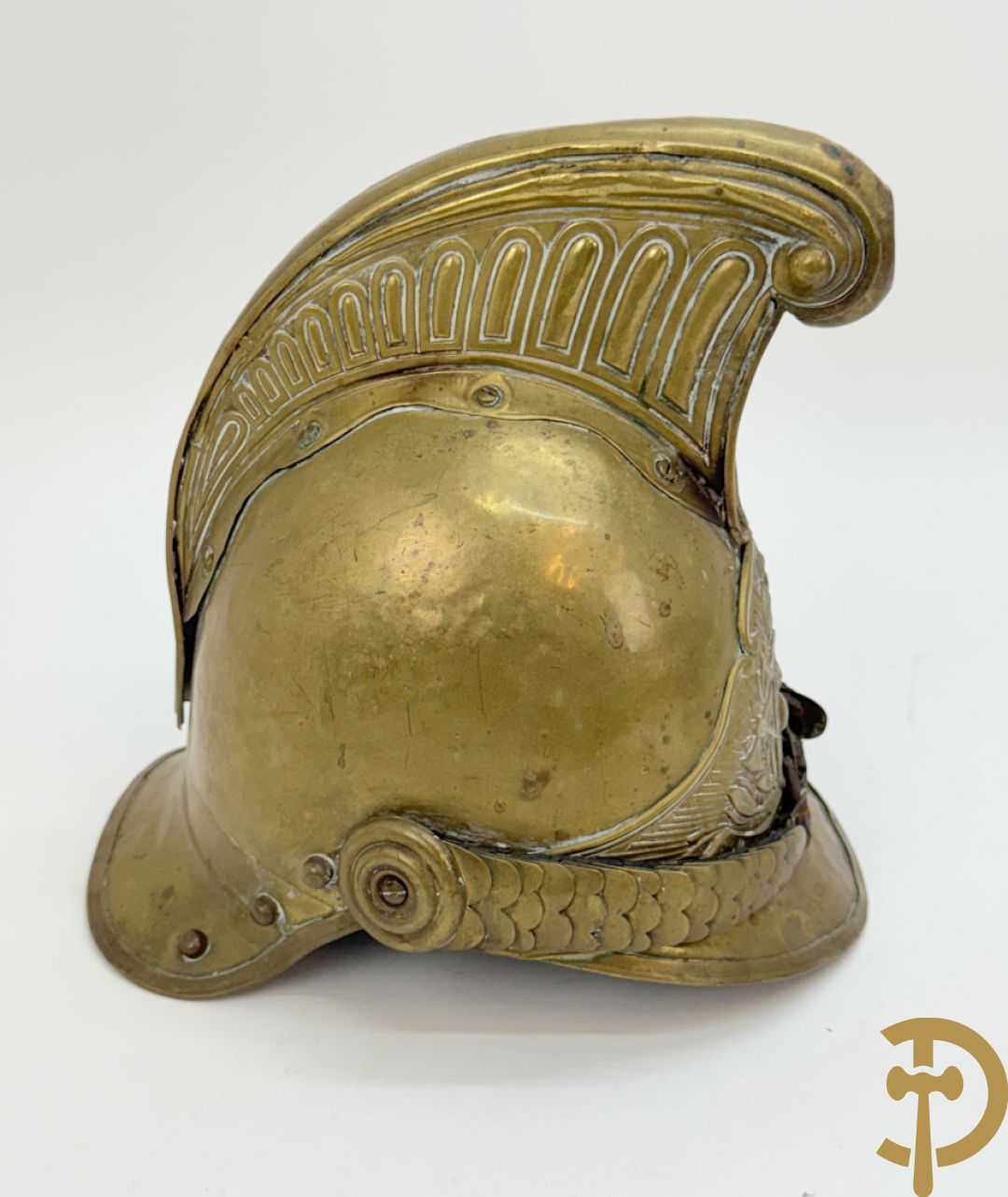 Vier koperen Franse pompierhelmen, model 1880