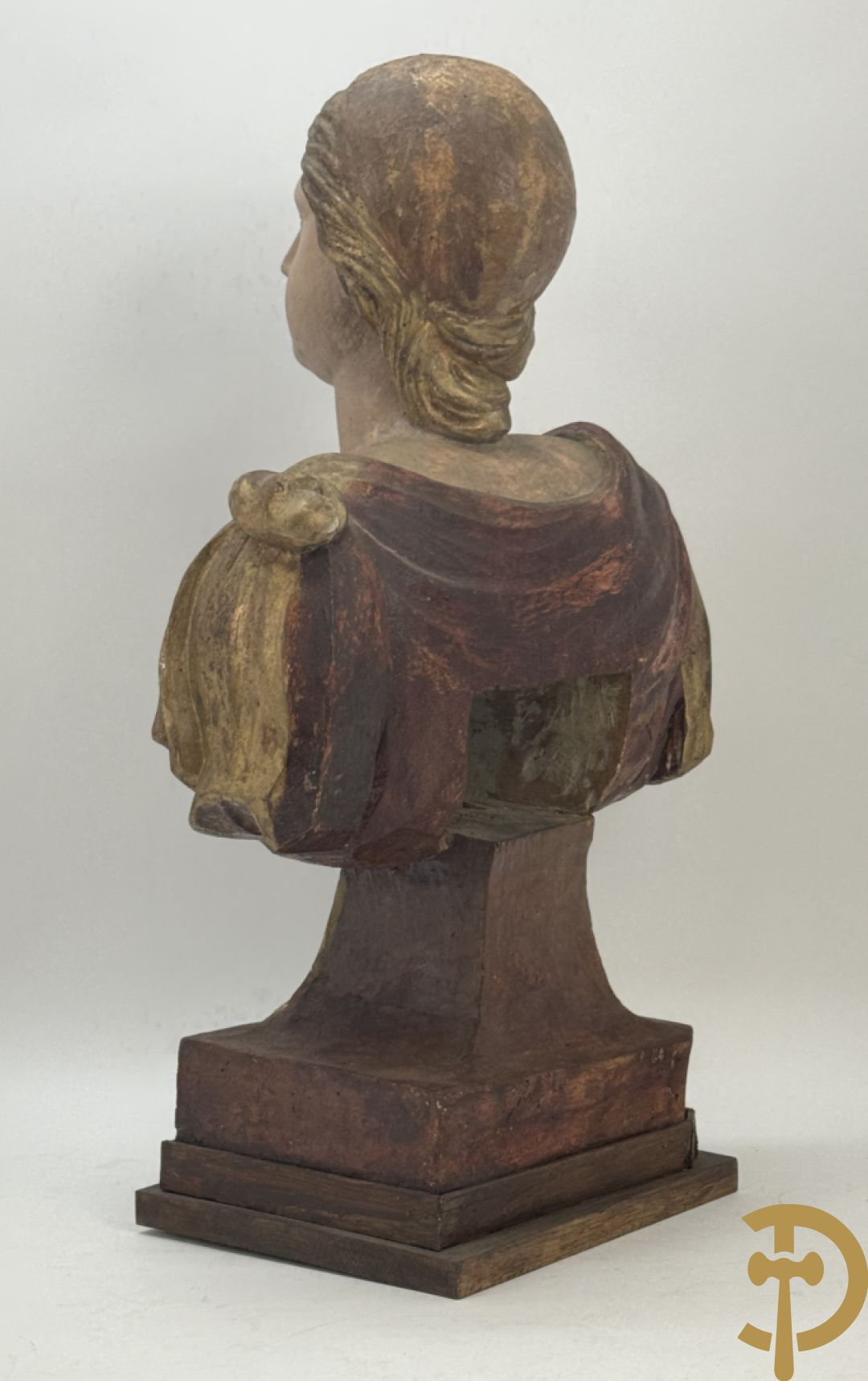 Houtgesculpteerde en gepolychromeerde damesbuste met reliekhouder