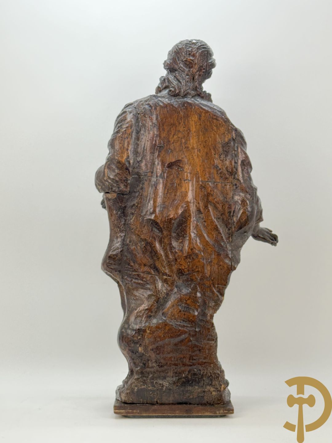 Houtgesculpteerde antieke religieuse voorstelling van evangelist, 18e