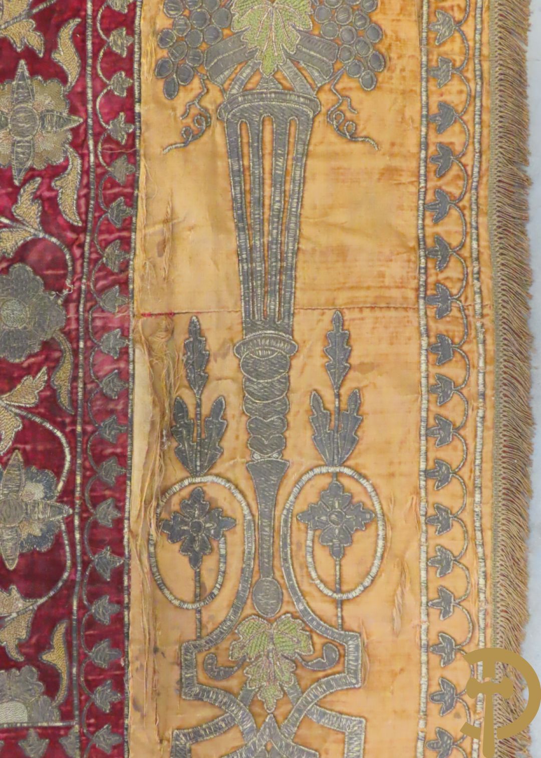 Vroege 19e tapisserie met brocaat van korenaren, paradijsvogels en bloemenmotieven