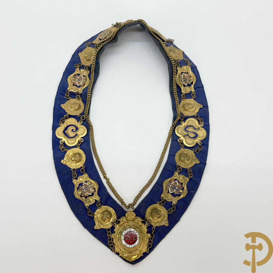 Halsband van de Vrijmetselarij met koperen ornamenten, Sint Marks Lodge, nummer 7311 GLE (Birmingham)