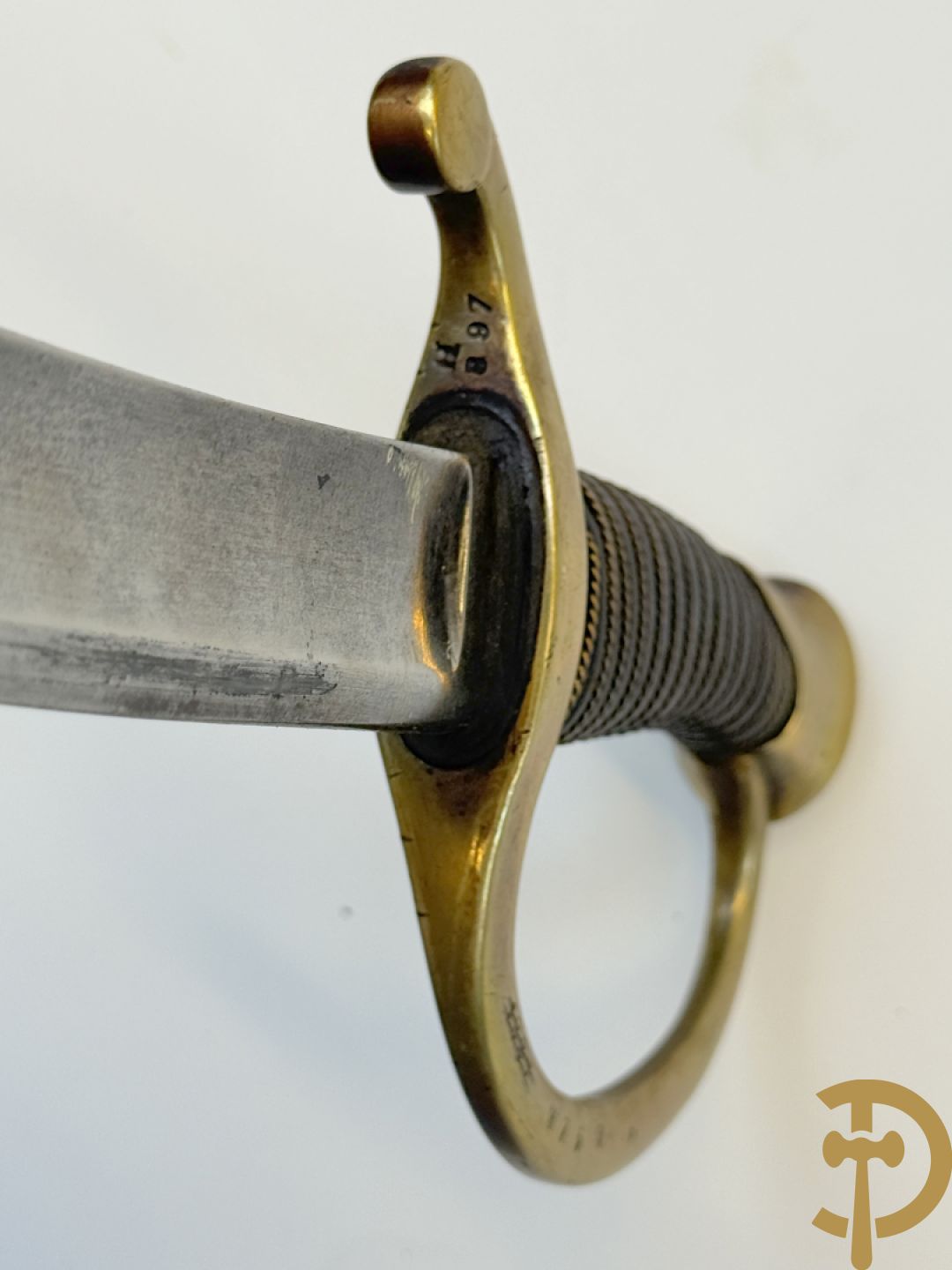Gebogen sabel van de Franse artillerie in schede, gemerkt 1887
