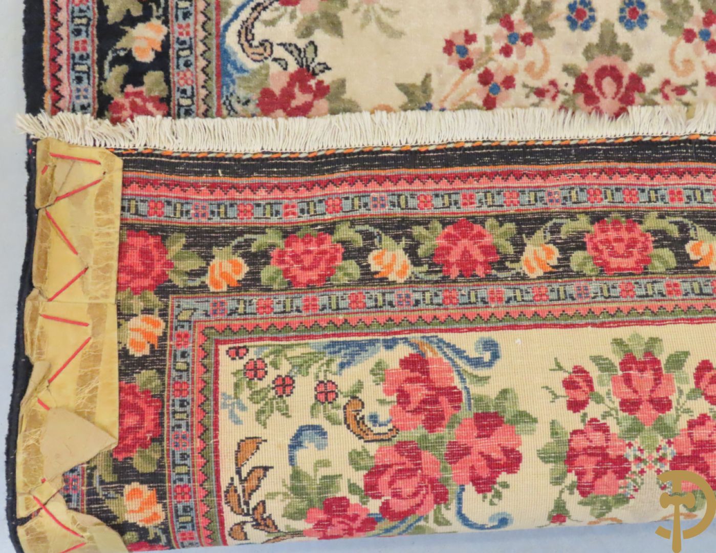 Perzische handgeknoopte loper met geometrische patronen + Perzissch handgeknoopt tapijt Senneh + Oosters handgeknoopt tapijt met bloemendecor + bidtapijtje