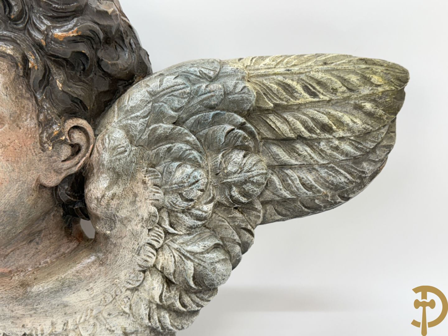Gepolychromeerde houtsculptuur van engelenhoofd