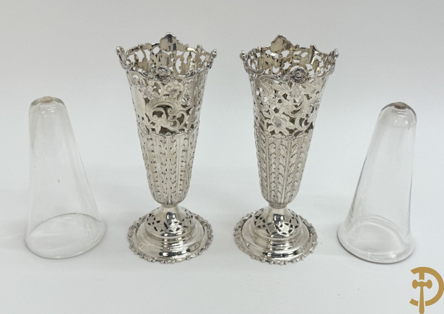 Paar pique fleurs in massief Engels zilver, Londen 1906 en 1908