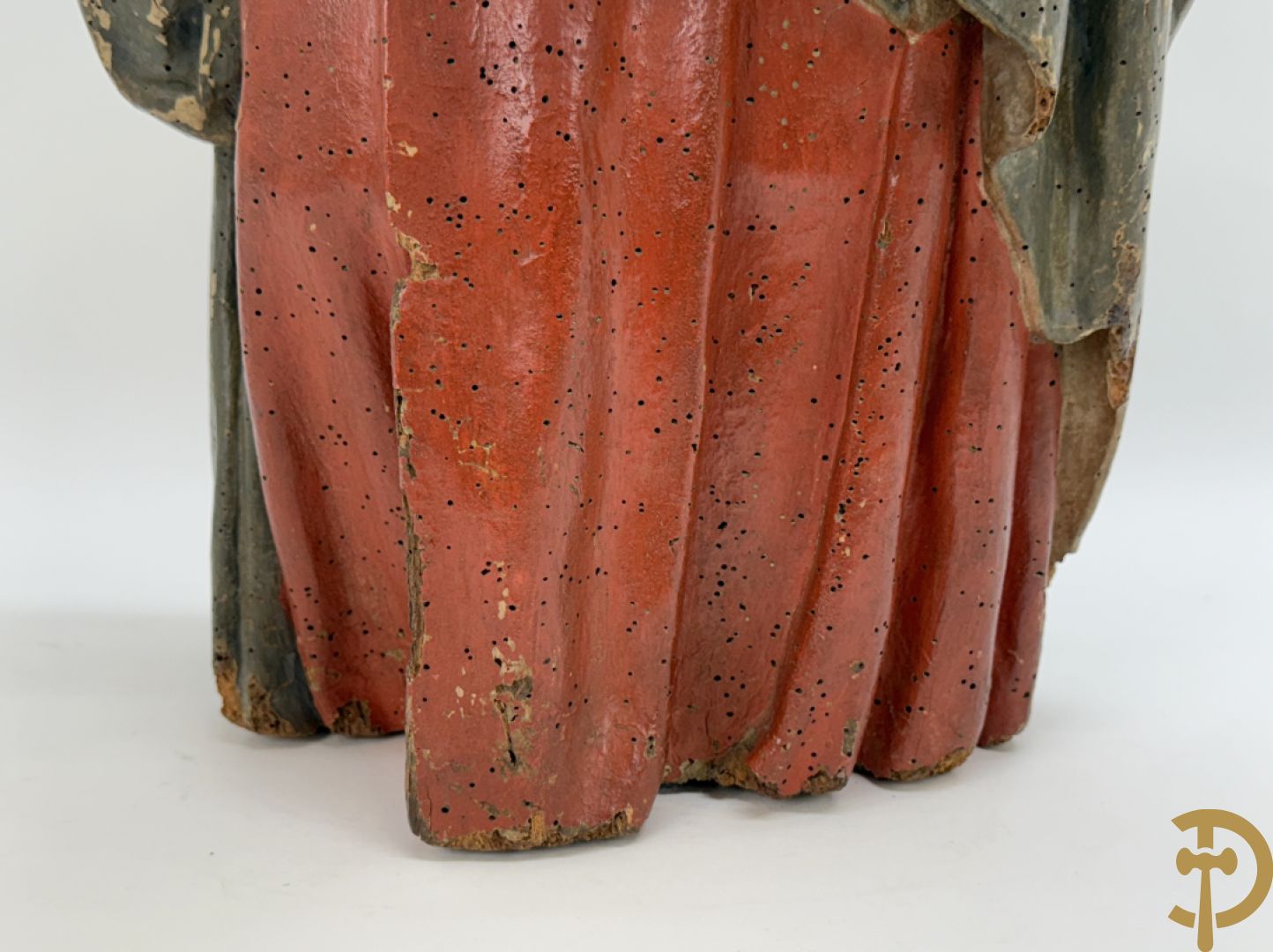 Gepolychromeerde houtsculptuur Madonna met rode jurk en kind, 18e