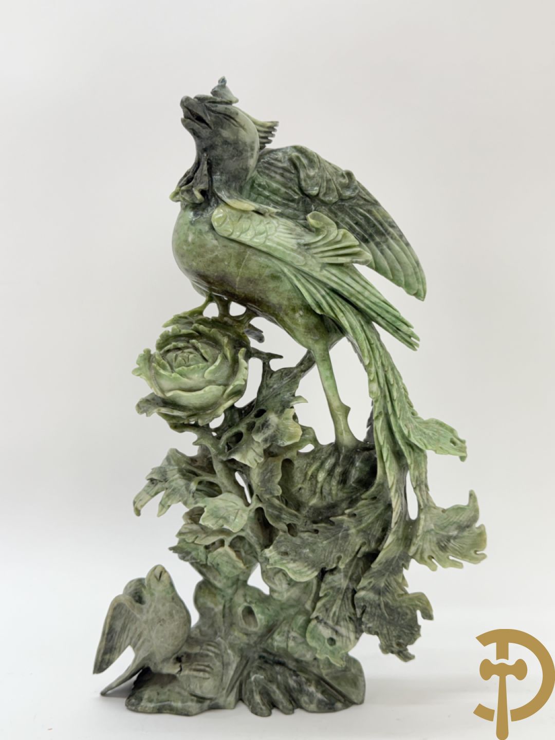 Paar Aziatische sculpturen met fenixen en pioenrozen
