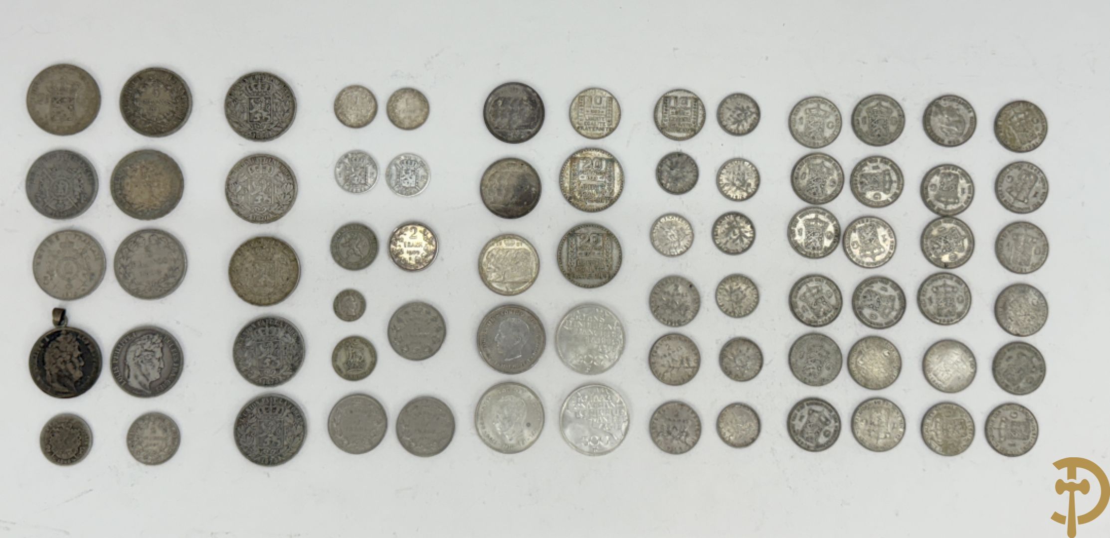 Reeks massief zilveren munten w.o. oude 5 Frank stukken van België en Frankrijk, belgische zilveren munten van 100, 250 en 500 Frank + zilveren munten van 1 Gulden Nederland