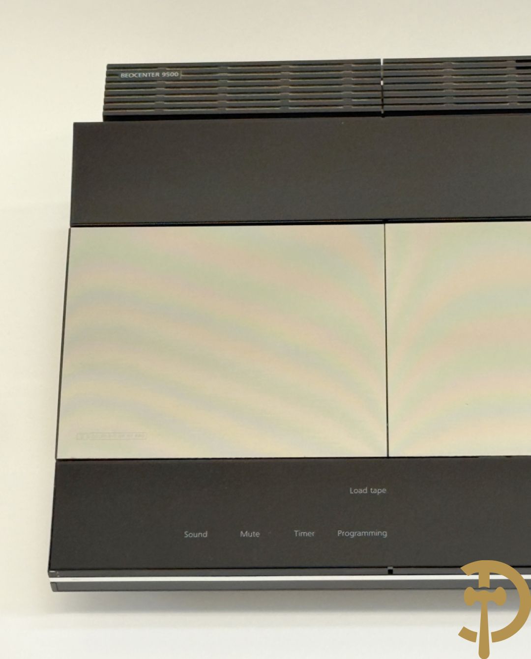 Design muziekinstallatie B & O Beocenter 9500 met bijhorende toren luidsprekers type 6611
