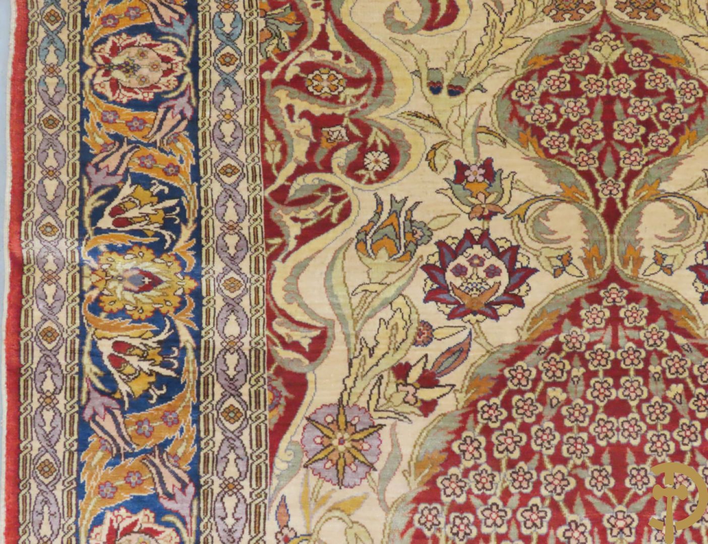 Oosters handgeknoopt tapijt met florale motieven Hereke