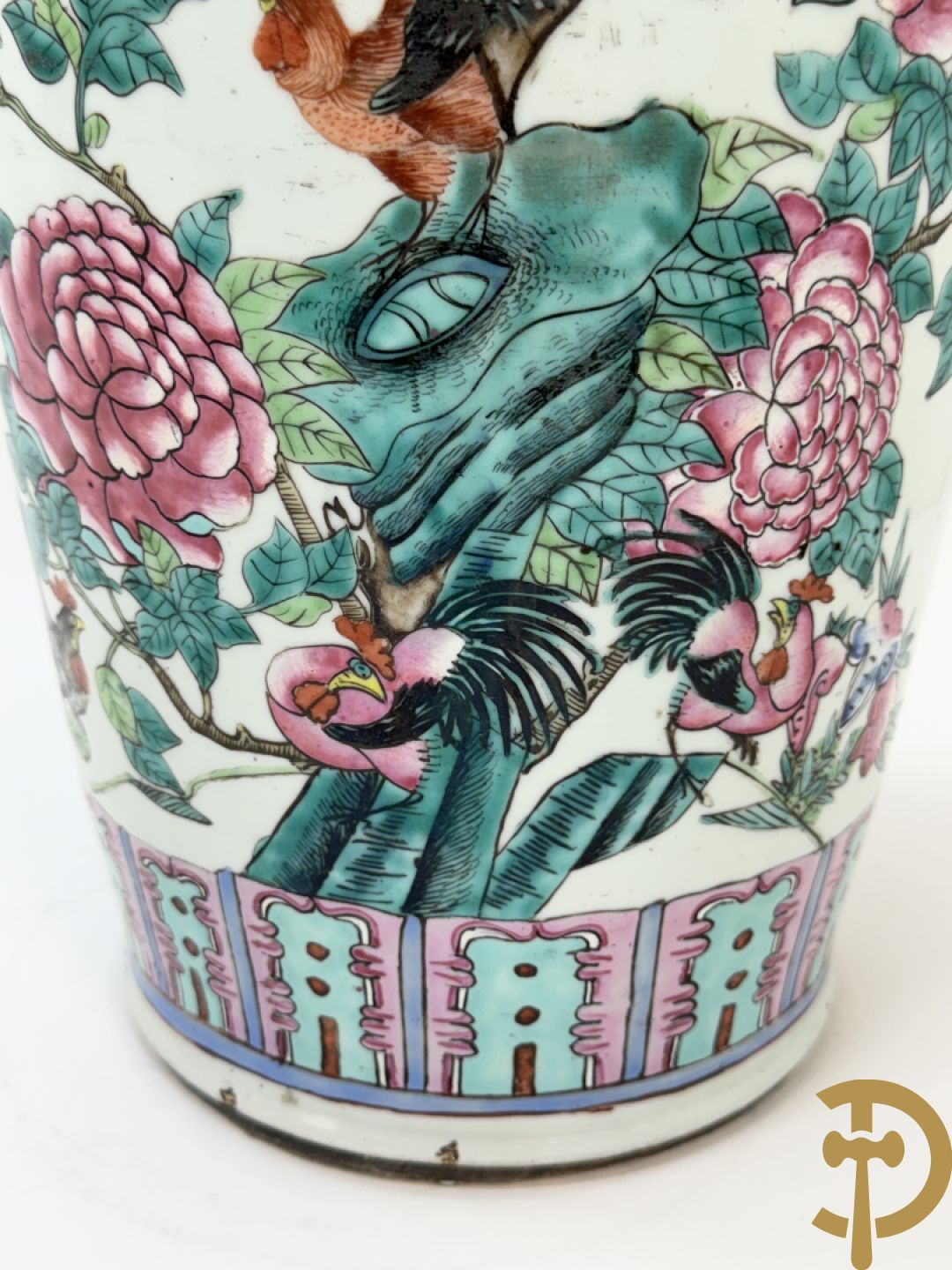 Chinese porseleinen vaas met decor van hanen en bloemen