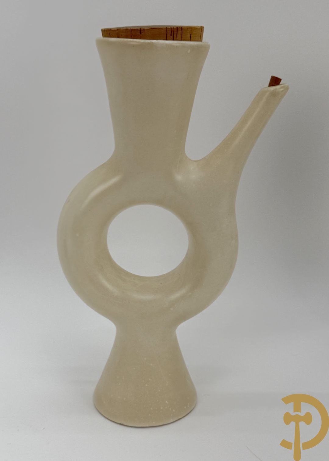 Whisky schenkvaas en 7 keramieken bekers met verschillende decors, Capron Vallauris