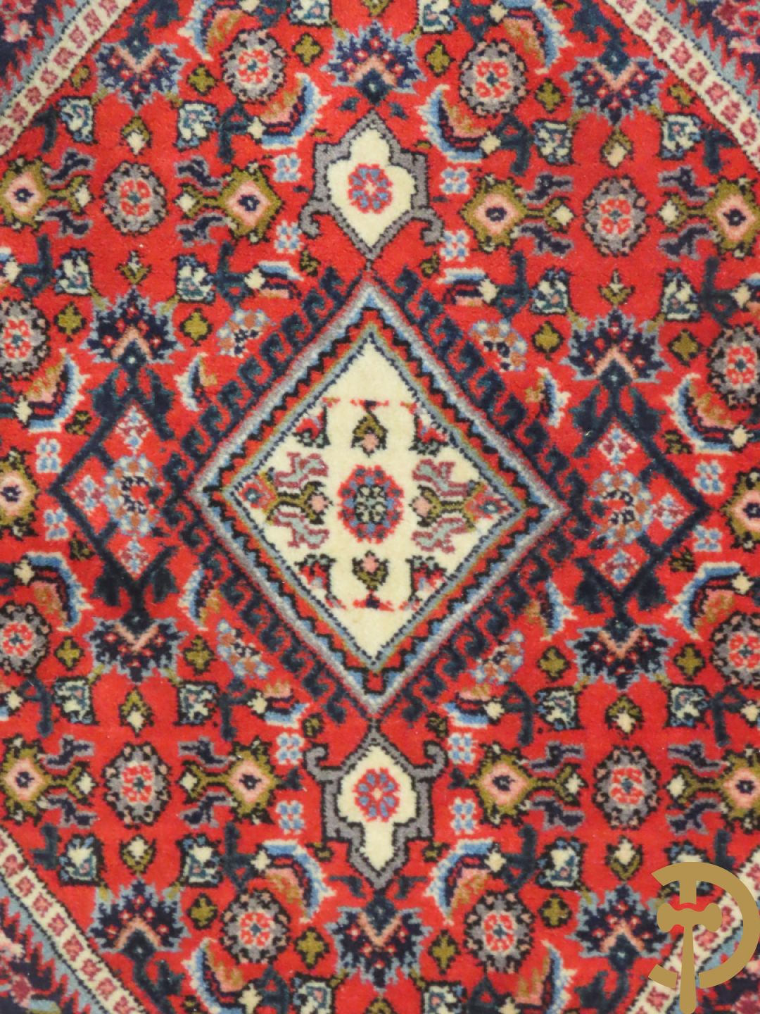 Vijf oosterse handgeknoopte tapijten