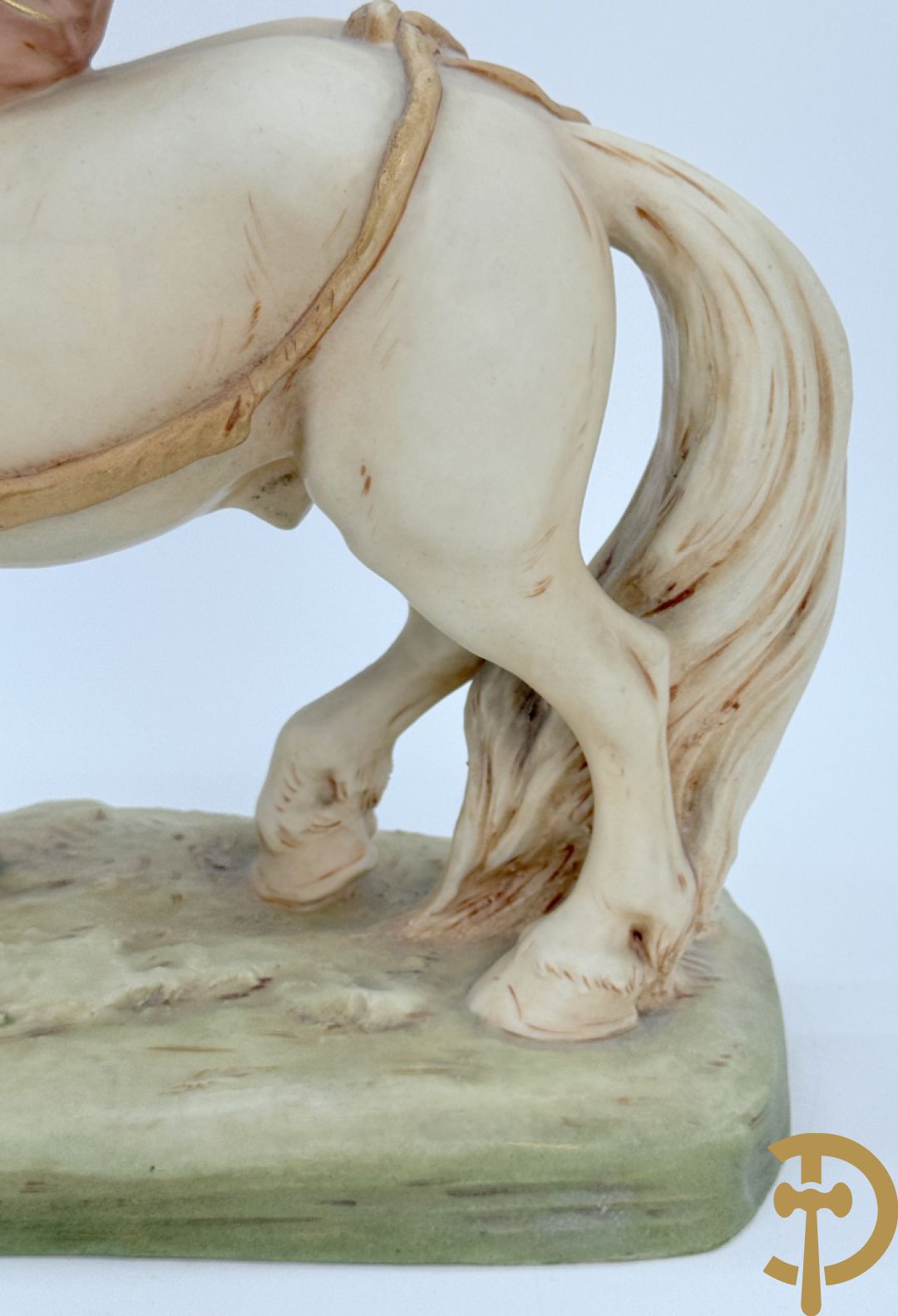 Royal Dux van jongeman op boerepaard, nummer 1693