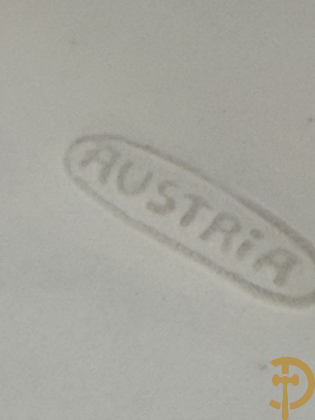 Paar Austria vazen bezet met orientaalse ruiters, nummer 4935