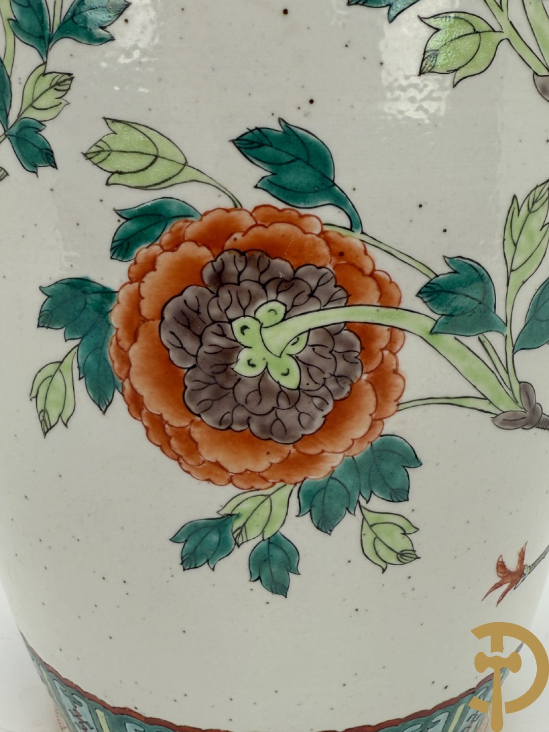 Chinese porseleinen vaas met bloemen en vogelmotieven