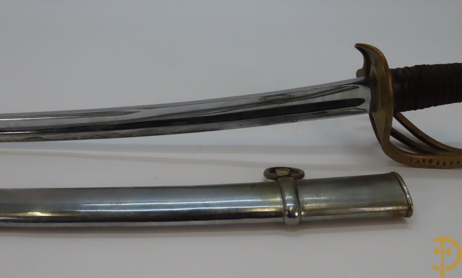 Franse cavalerie sabel met koperen handvat in schede, gestempeld en gemerkt 2868 - model 1822 - gemaakt in 1874