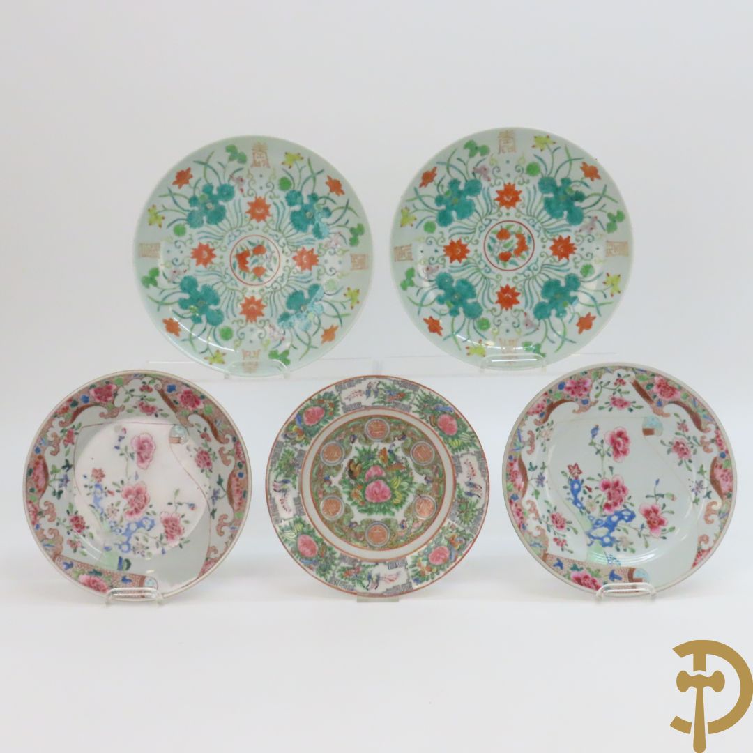 Lot Chinese porseleinen bordjes w.o. Famille rose en Kanton