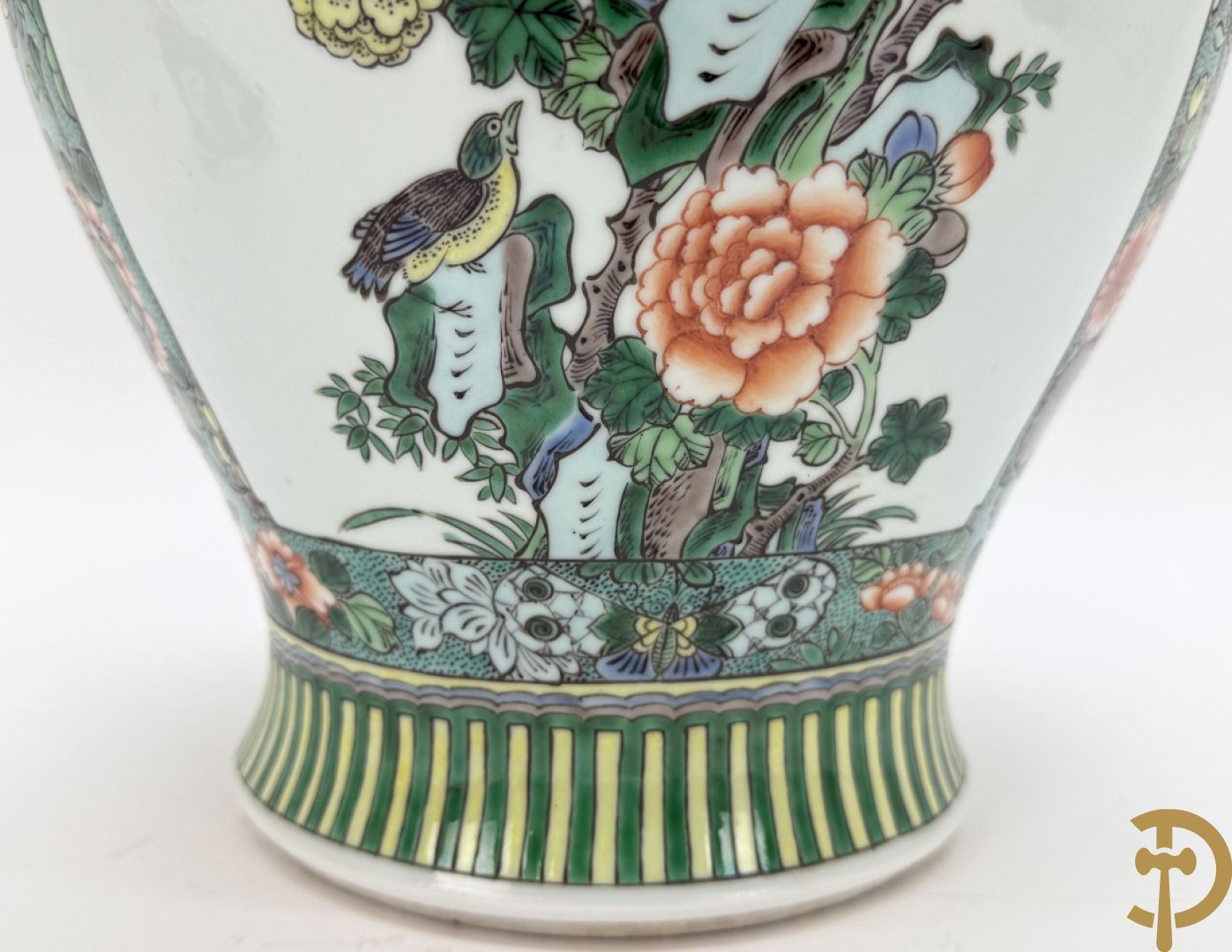 Chinese porseleinen dekselvaas met bloemen- en vogeldecor