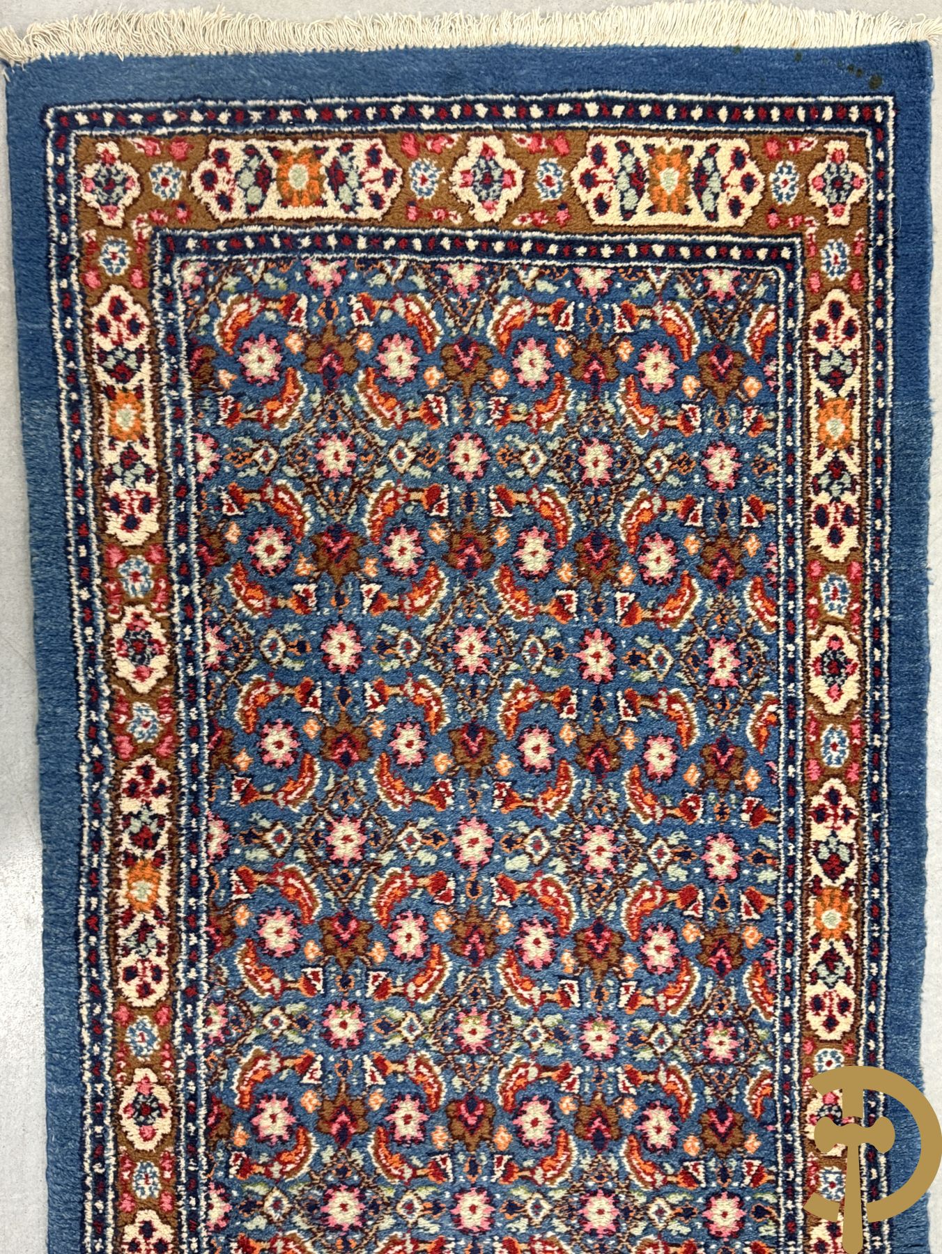 Twee oosterse handgeknoopte lopers