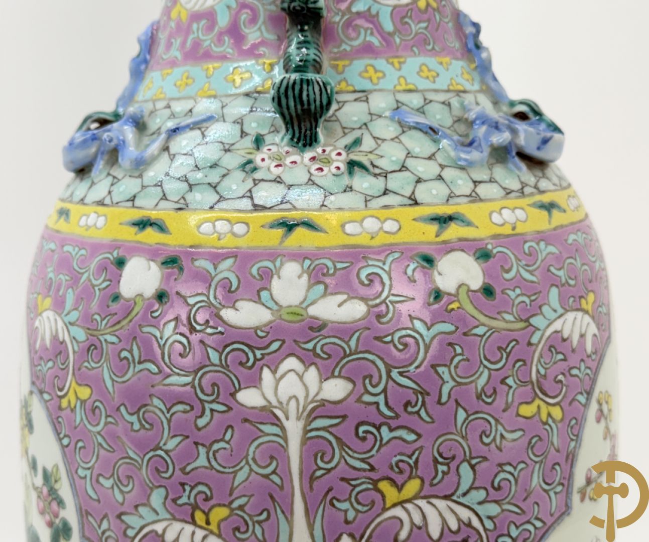 Chinese porseleinen vaas met vogel- en bloemendecor