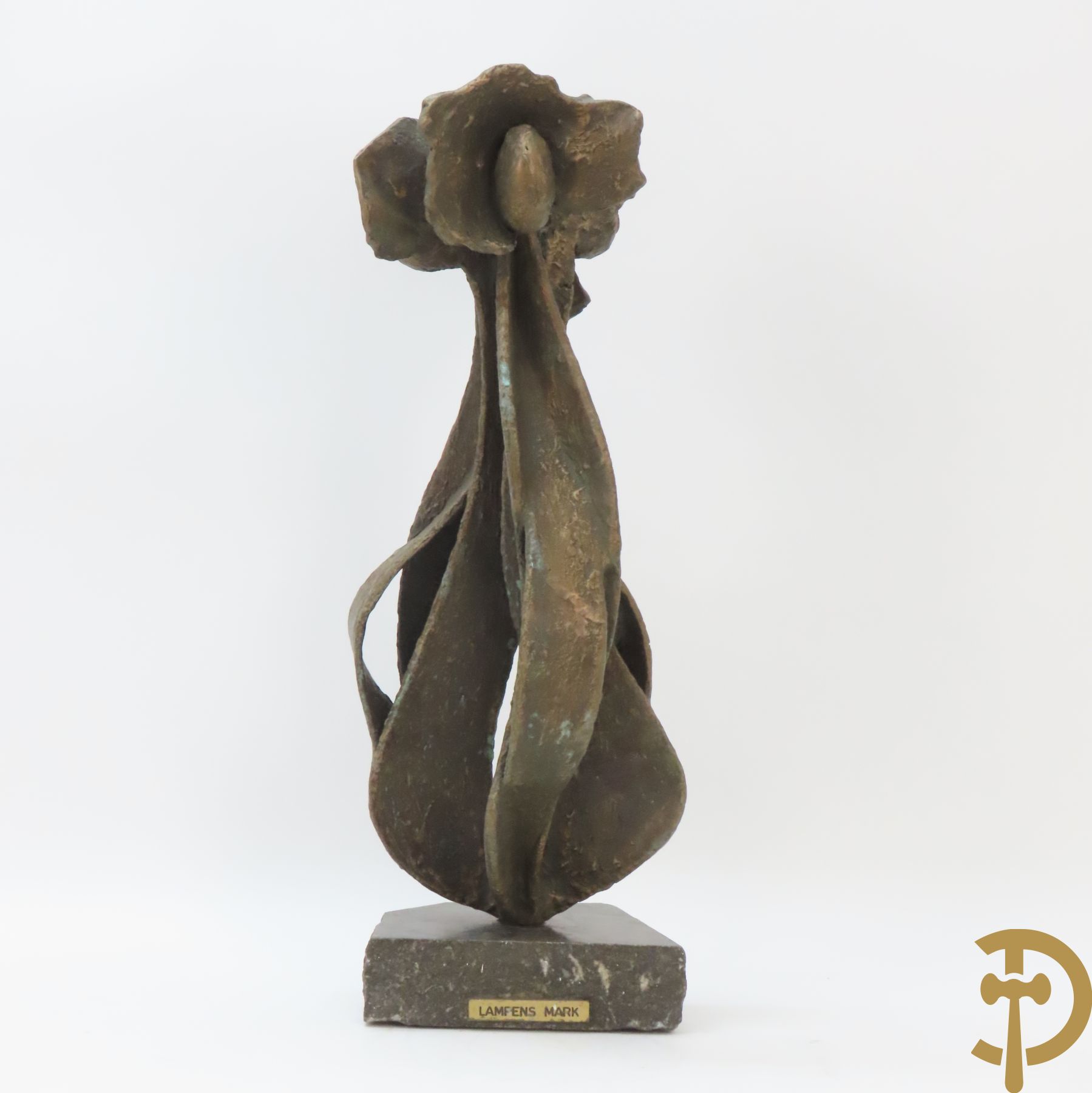 Lampens Marc (van) LM gemonogrammeerd - Bronzen gepatineerde bloem