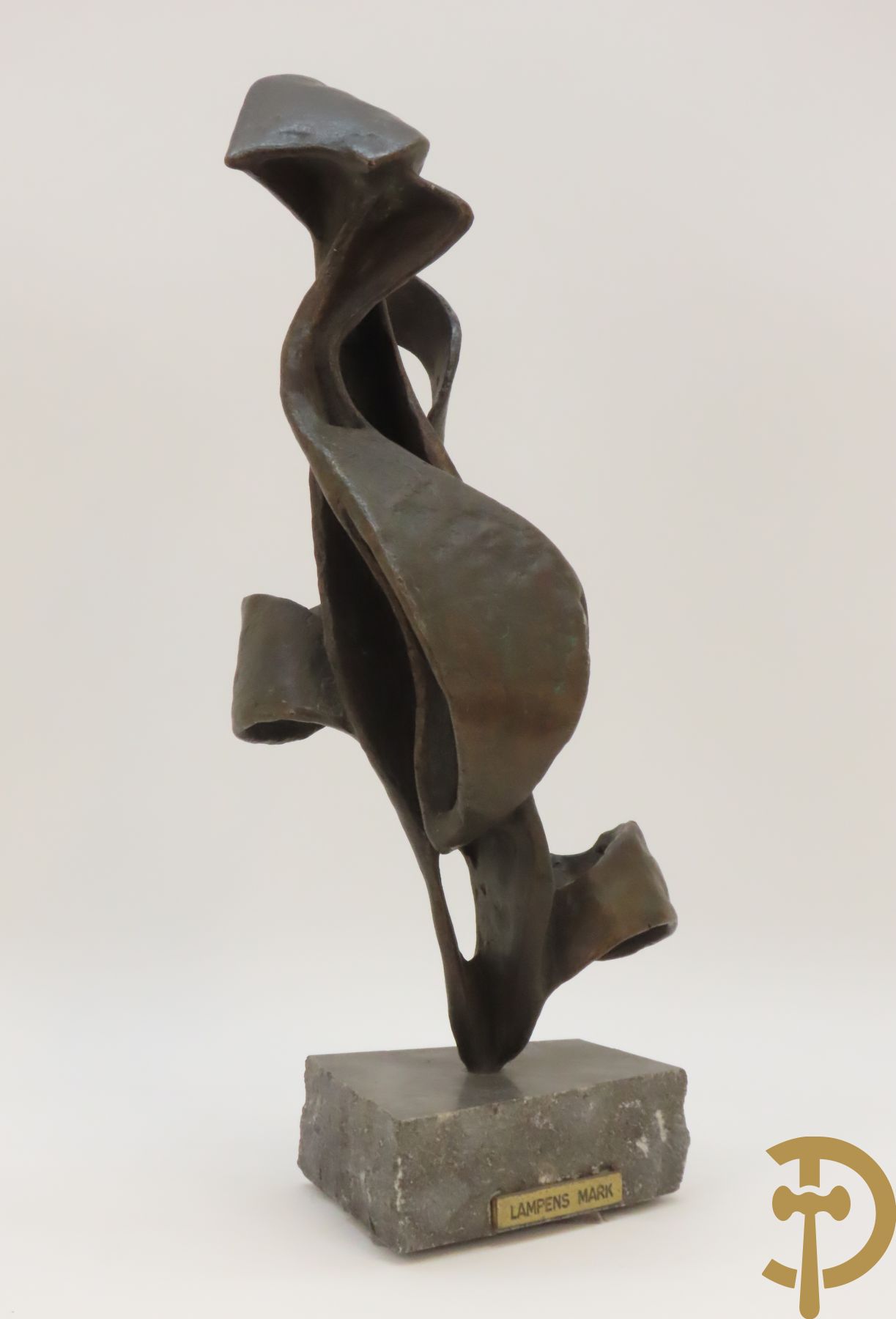 LAMPENS Mark gemerkt met naamplaatje onderaan 