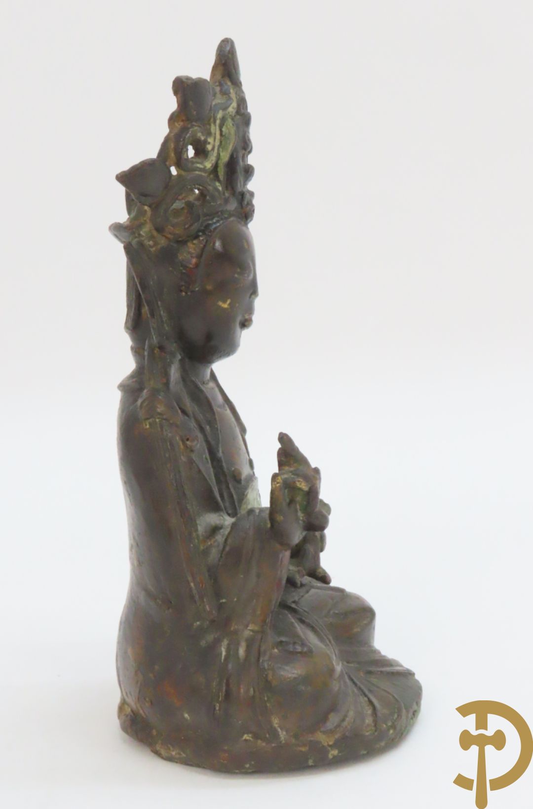 Antieke bronzen zittende boedha + kleine stenen boedha