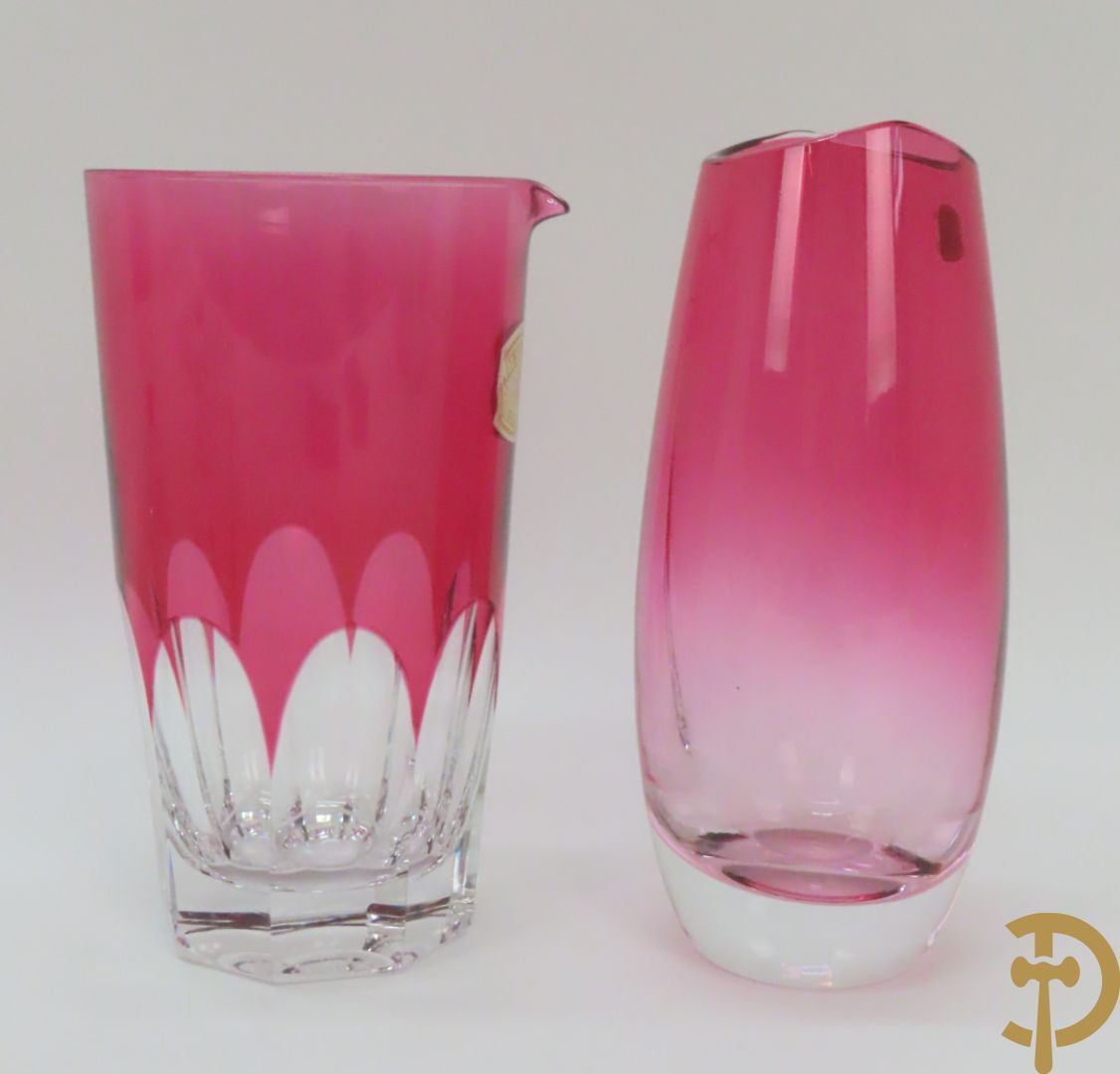 Zes gekleurde Val-Saint-Lambert glazen + 3 vaasjes + asbak