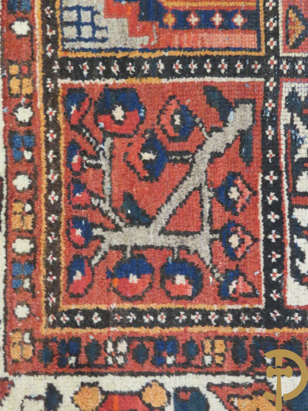 Oosters handgeknoopt tapijt met patronen + Oosterse handgeknoopte loper + kamelenmat