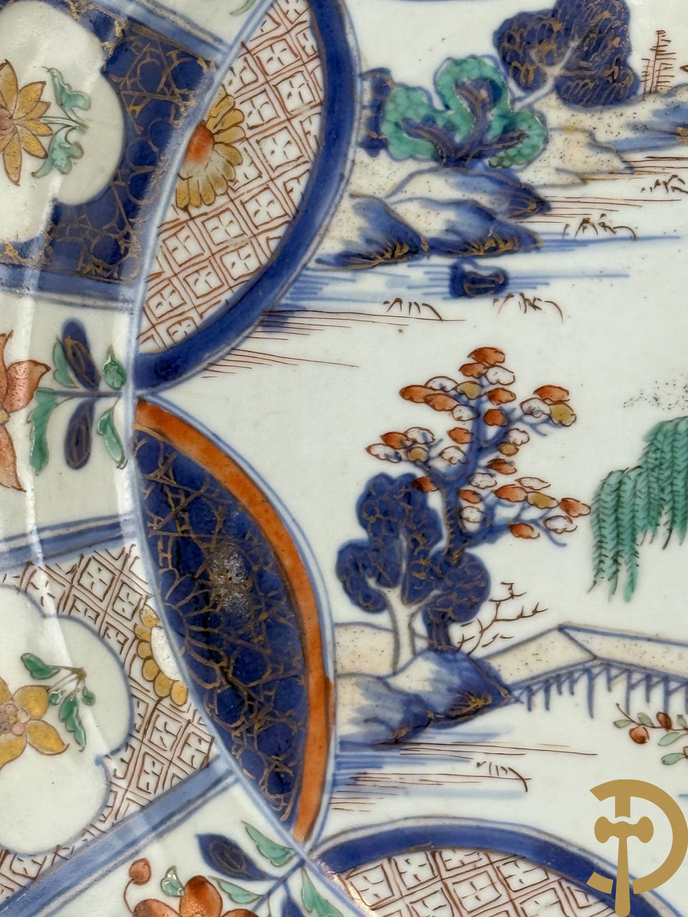 Chinees porseleinen Imari bord met landschapsdecor en bloemen