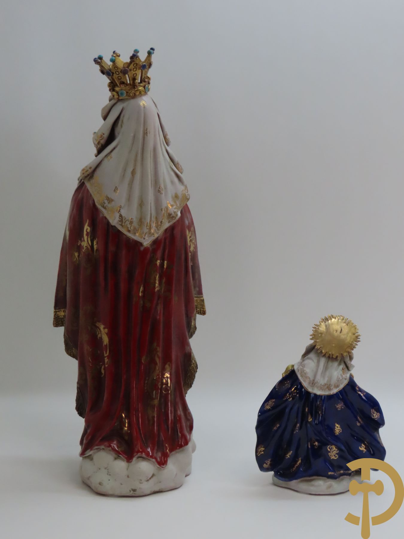 Italiaanse gekleurde porseleinen Madonna met kind en kroon + Madonna met kind en blauwe cape