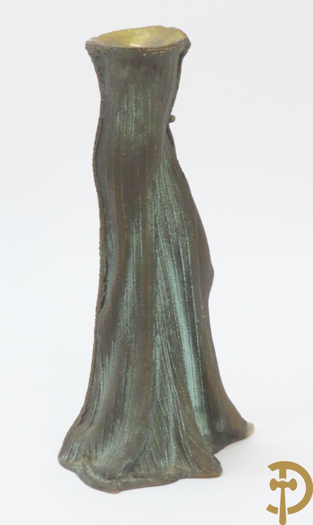 Gemonogrammeerd met symbool bovenaan 