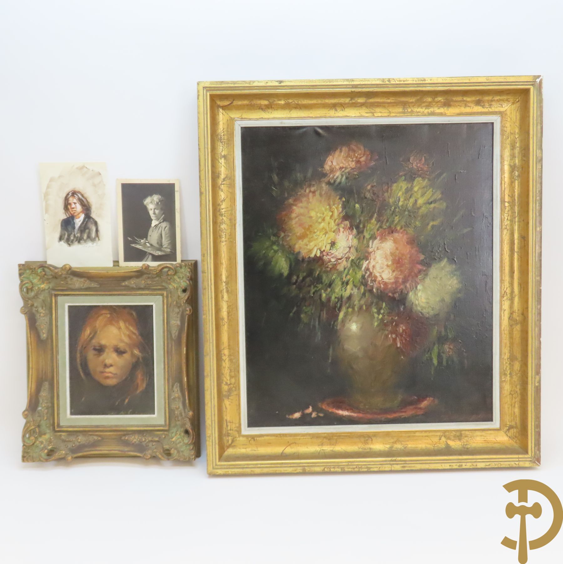 DE SPIEGELEIRE M. get. 'Meisjesportret' olie op doek + 'Bloemenstilleven' olie op doek + 'Portret' aquarel + postkaart