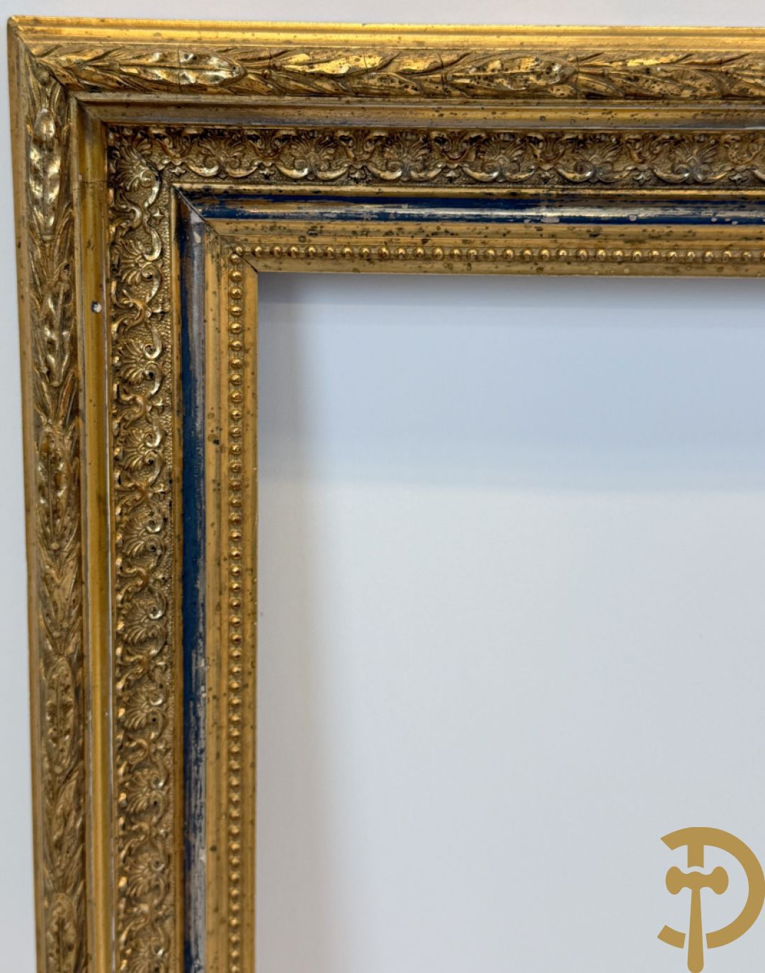 Oude vergulde lijsten Louis XVI stijl, deels met moulures