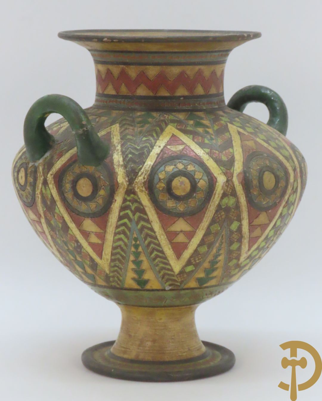 Vaas in terra cotta met geometrische motieven, Amfora, Grieks model, onleesbaar getekend onderaan