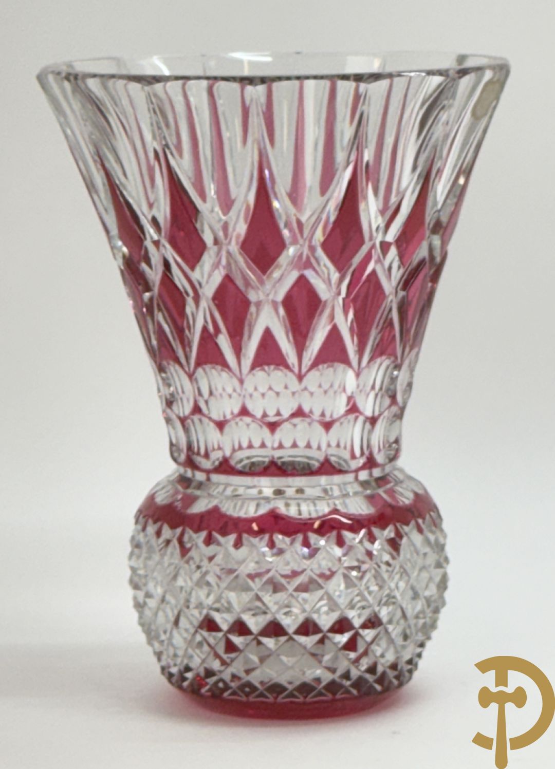 Val Saint Lambert  : Rode handgeslepen kristallen vaas