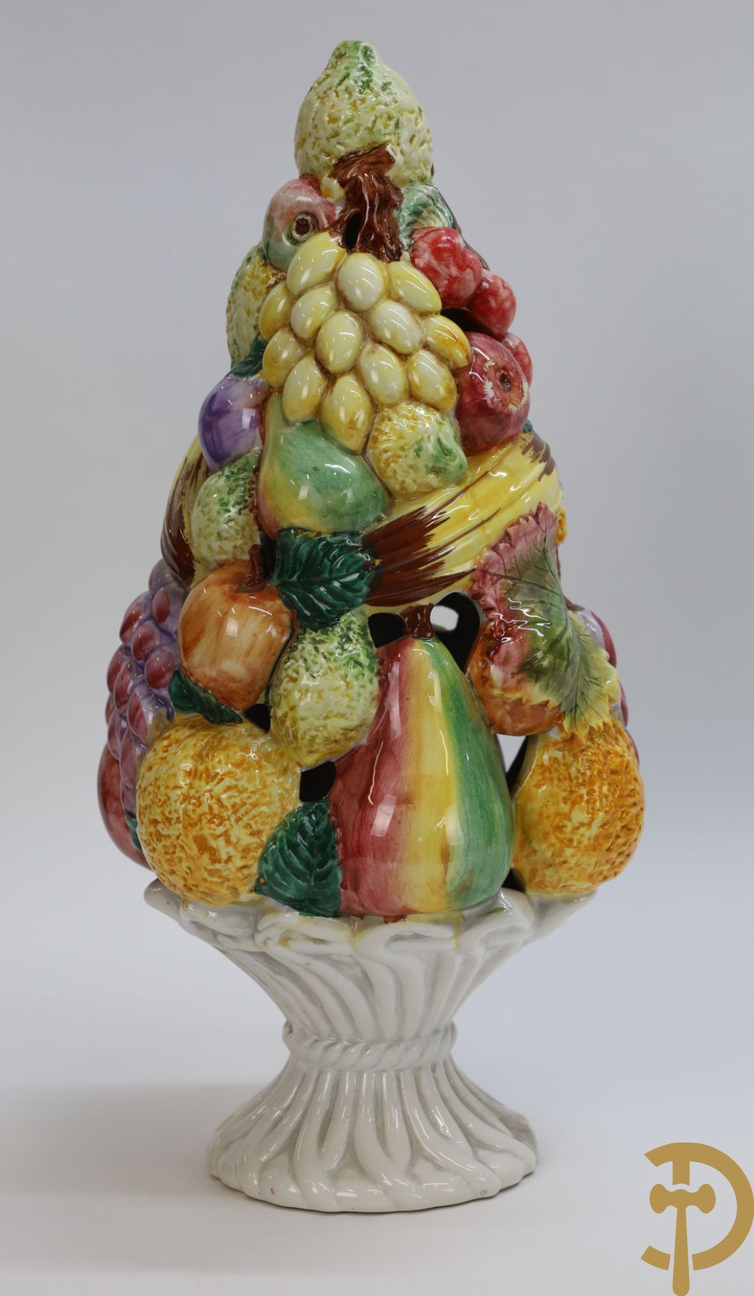 Fruittoren in Italiaanse faience