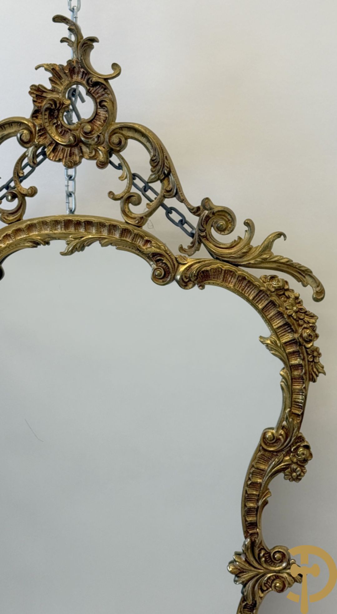 Koperen sierconsole Louis XV stijl met wit marmeren blad op 4 voluutvormige poten + bijhorende spiegel